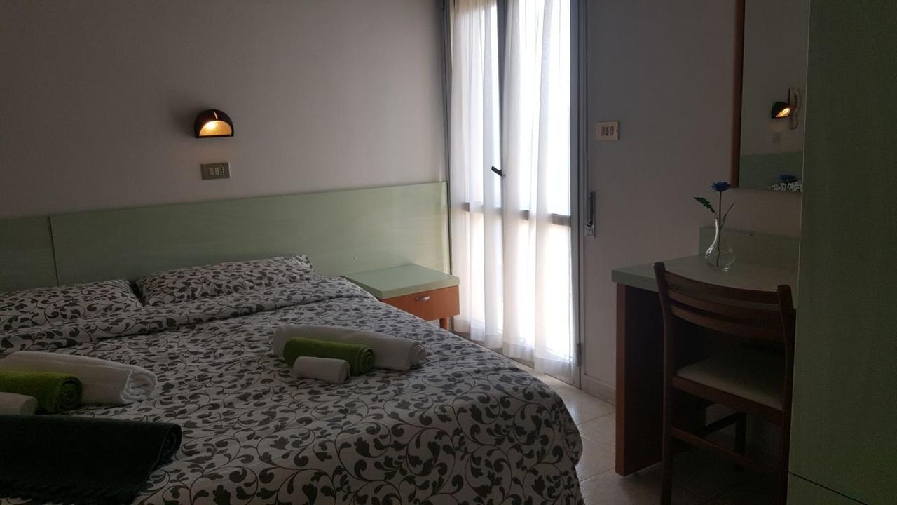 Hotel Villa Cesira 贝拉里亚-伊贾马里纳 客房 照片