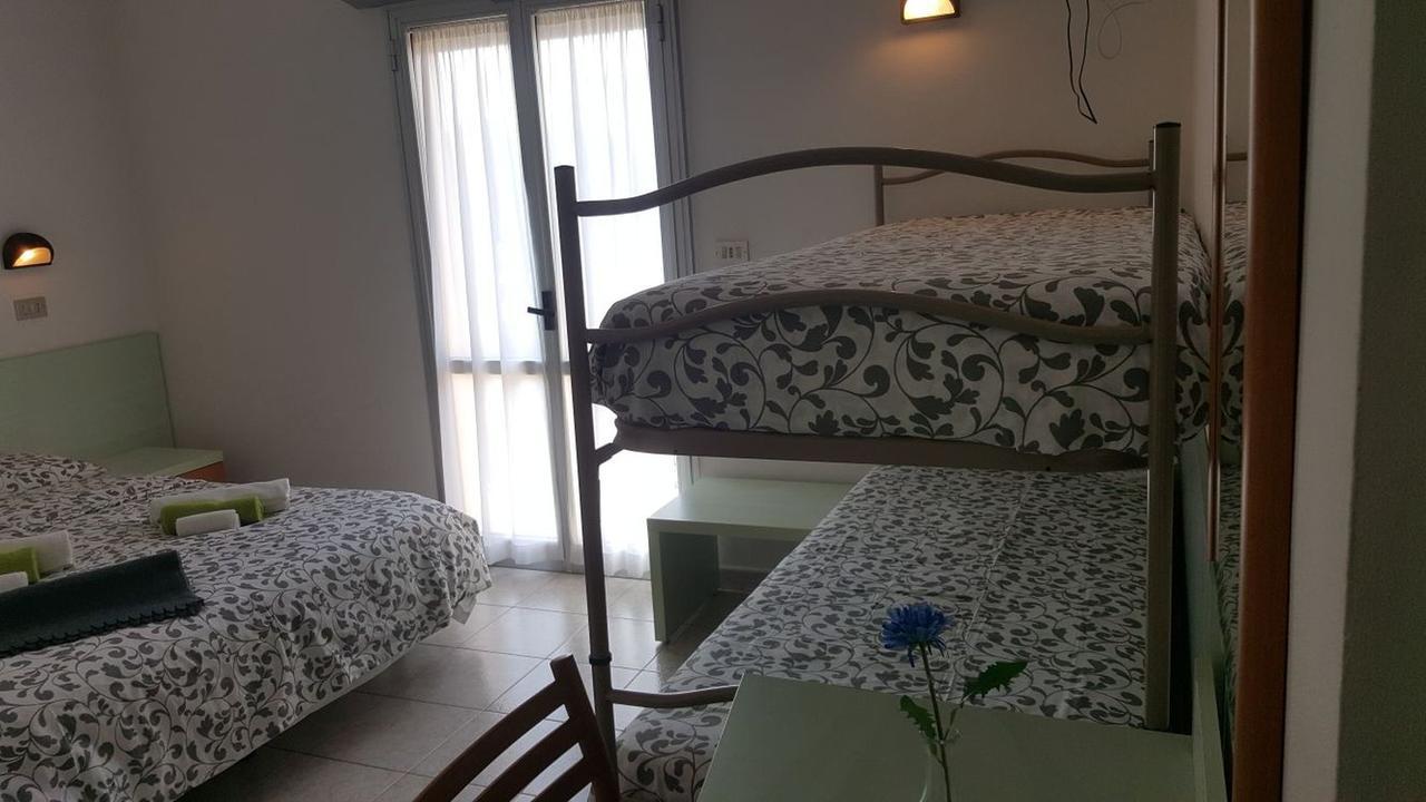 Hotel Villa Cesira 贝拉里亚-伊贾马里纳 客房 照片