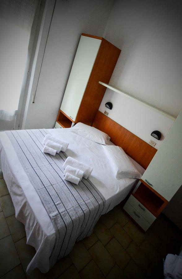 Hotel Villa Cesira 贝拉里亚-伊贾马里纳 外观 照片